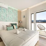 Ocean Lookout With Private Parking In The Heart Of * Ναζαρέ