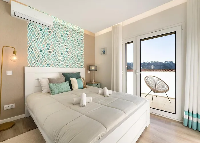 Ocean Lookout With Private Parking In The Heart Of * Nazaré